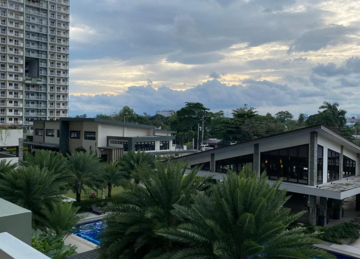 Condominium Luxury 1 Bedroom, Impressive Amenities Davao Philippines